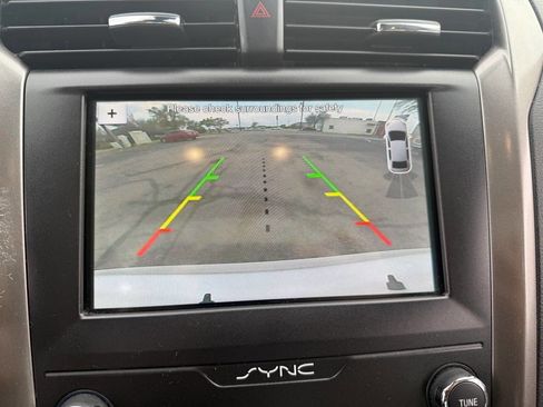 Used 2019 Ford Fusion SEL image 18