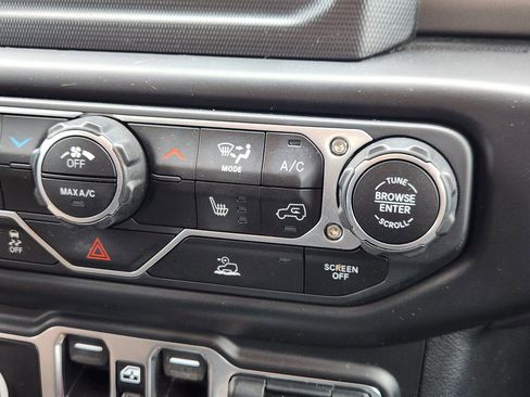 Used 2022 Jeep Wrangler Unlimited Sport AWD/4WD image 36