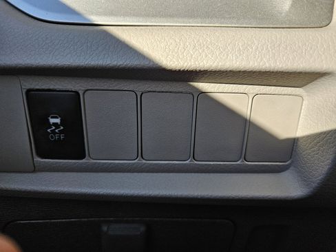 Used 2016 Toyota Sienna L image 49