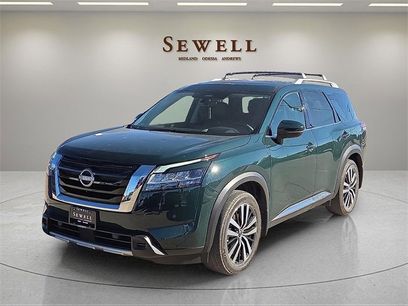 Used 2024 Nissan Pathfinder Platinum w/ Cargo Package