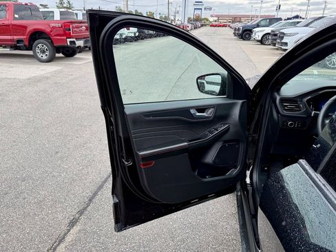 Certified 2024 Ford Escape ST-Line image 12