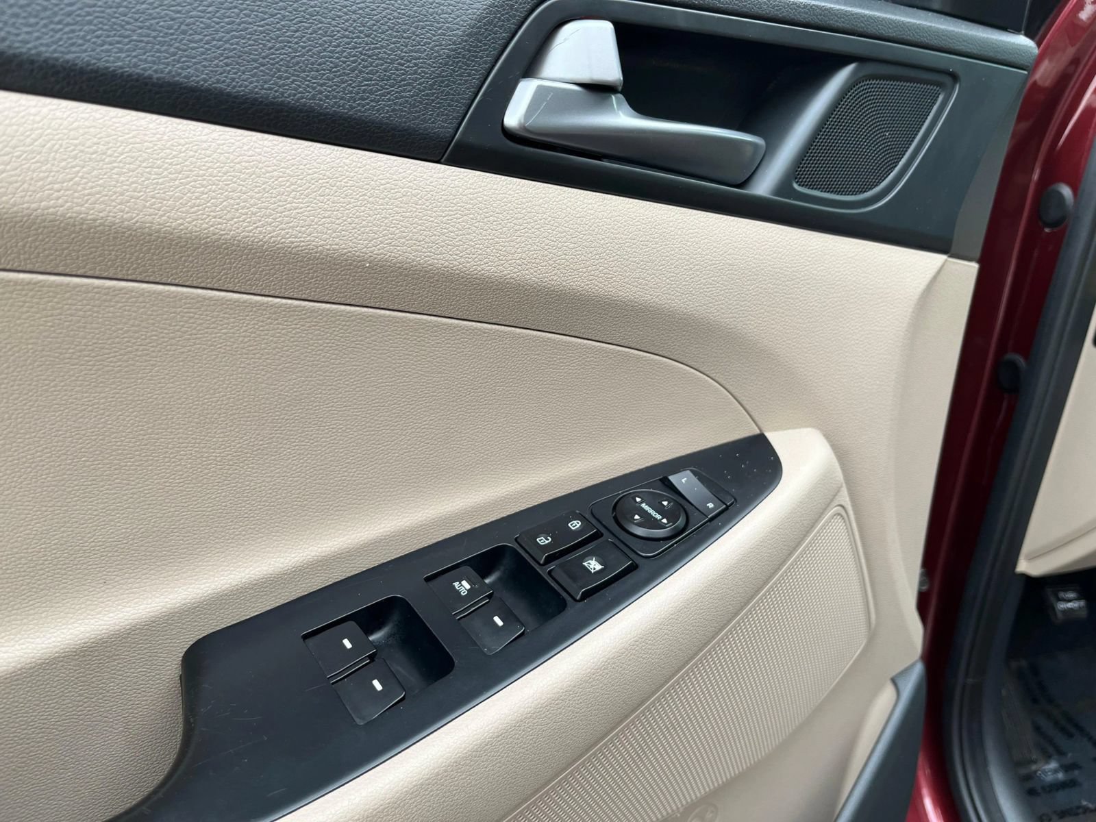 Used 2017 Hyundai Tucson Sport FWD image 48