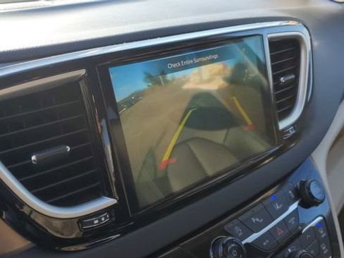 Certified 2024 Chrysler Pacifica Touring-L image 16