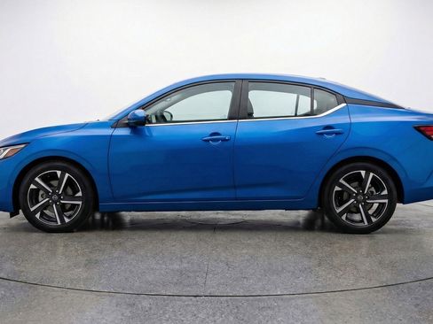 Used 2025 Nissan Sentra SV FWD image 3