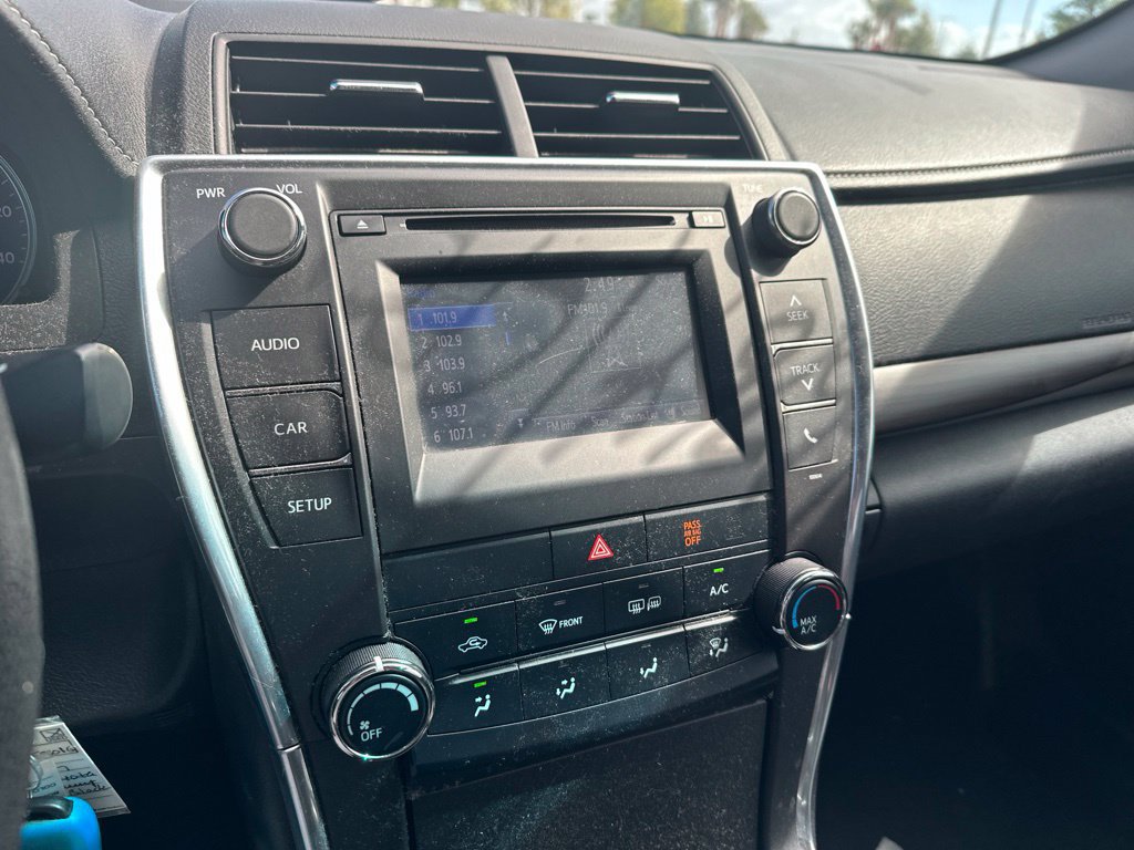 Used 2017 Toyota Camry LE FWD image 11