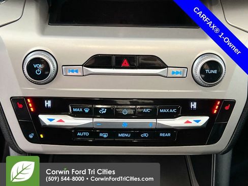 Used 2021 Ford Explorer XLT w/ Equipment Group 202A image 9