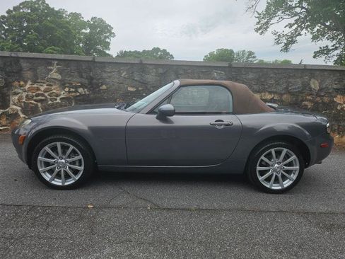 Used 2007 MAZDA MX-5 Miata Grand Touring w/ Premium Pkg RWD image 4