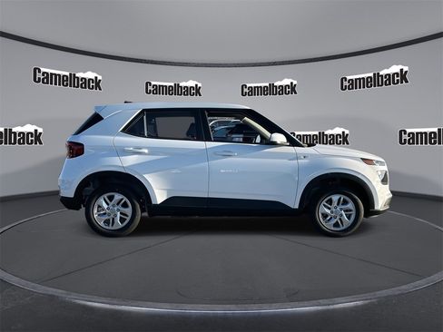 New 2026 Hyundai Venue SE image 8