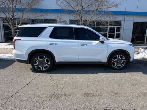 Used 2023 Hyundai Palisade Limited image 3