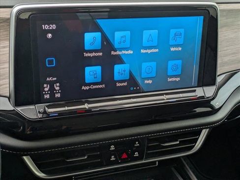 Used 2024 Volkswagen Atlas SEL Premium R-Line image 11