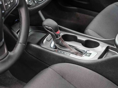 Used 2025 Chevrolet Malibu RS FWD image 23