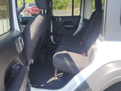 Used 2018 Jeep Wrangler Unlimited Sport AWD/4WD image 15