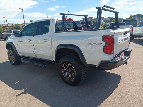 Used 2025 Chevrolet Colorado ZR2 w/ Technology Package AWD/4WD image 3
