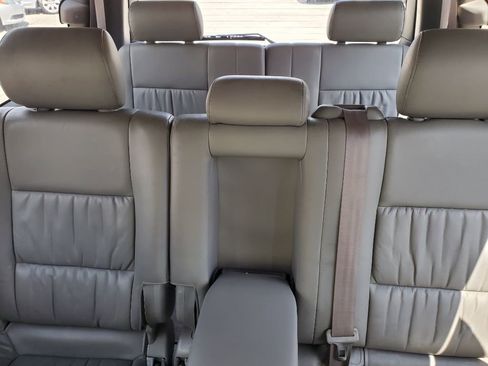 Used 2004 Toyota Land Cruiser AWD/4WD image 32