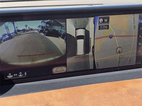 Used 2020 Lexus LX 570 4WD w/ Luxury Package image 25