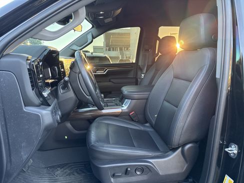 Used 2024 Chevrolet Silverado 1500 LT Trail Boss w/ LT Trail Boss Premium Package image 16