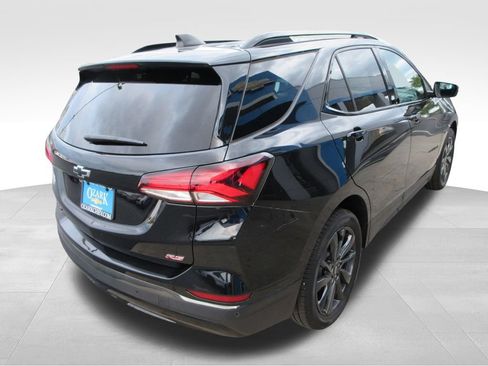 Certified 2022 Chevrolet Equinox RS w/ Infotainment Package FWD image 5