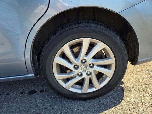 Used 2012 MAZDA MAZDA5 Sport image 22