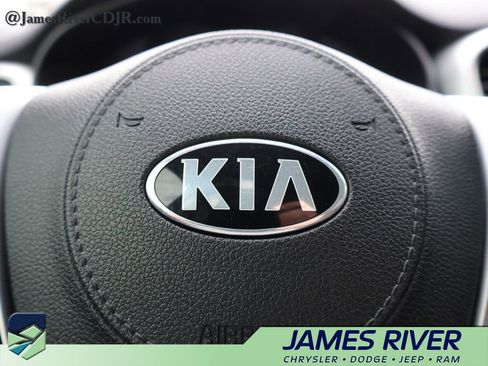 Used 2020 Kia Sorento LX image 26