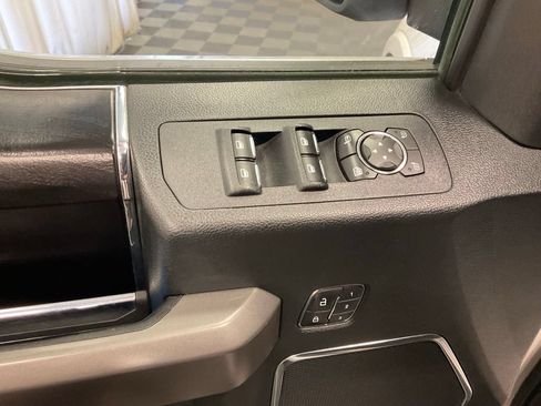 Used 2019 Ford F150 Platinum w/ Equipment Group 701A Luxury AWD/4WD image 18