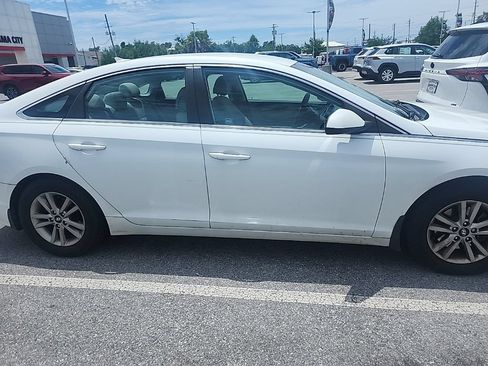 Used 2015 Hyundai Sonata SE w/ Option Group 09 FWD image 8
