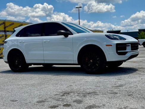 Used 2026 Porsche Cayenne S AWD/4WD image 17