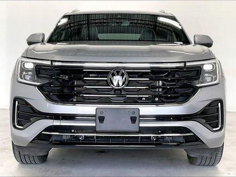 Used 2024 Volkswagen Atlas Cross Sport SEL Premium R-Line image 3