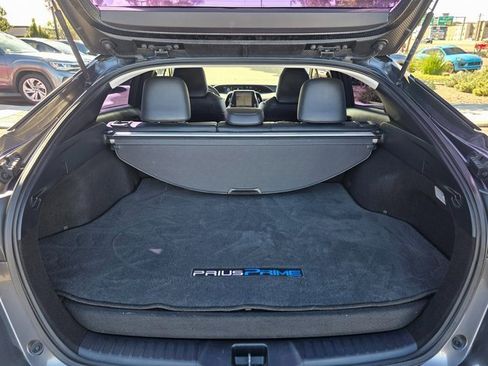 Used 2020 Toyota Prius Prime Limited image 12