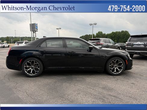 Used 2018 Chrysler 300 S RWD image 5