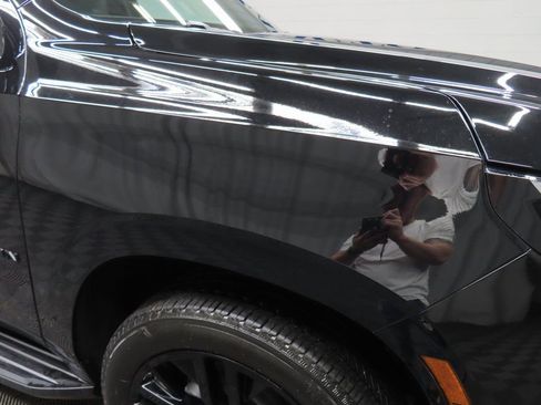 Used 2025 Chevrolet Suburban Premier image 35