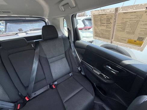 Used 2025 Nissan Rogue SV FWD image 39