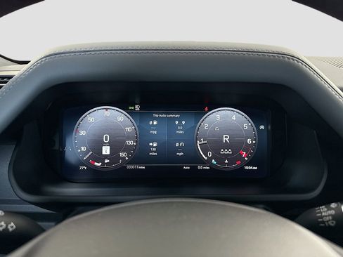 New 2026 Land Rover Defender 110 X-Dynamic SE AWD/4WD image 32