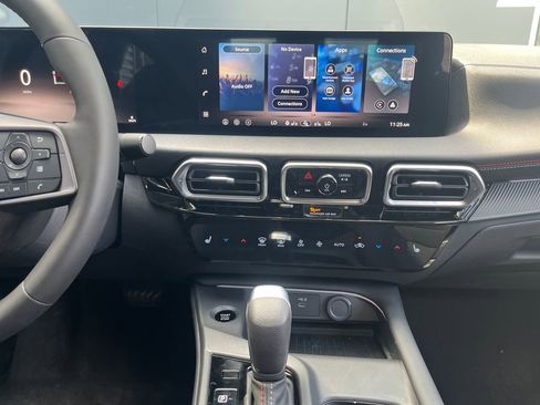 New 2026 Nissan Sentra SR w/ SR Premium Package FWD image 17