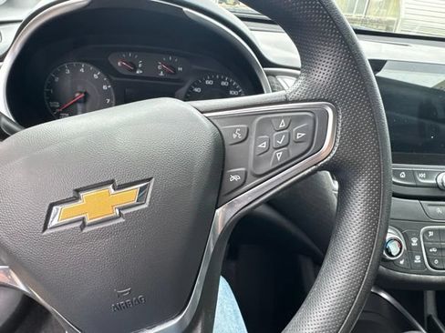 Used 2025 Chevrolet Malibu LT FWD image 12