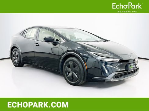 Used 2024 Toyota Prius LE image 1
