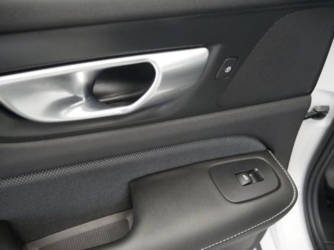 Used 2024 Volvo S60 B5 Plus w/ Climate Package image 23