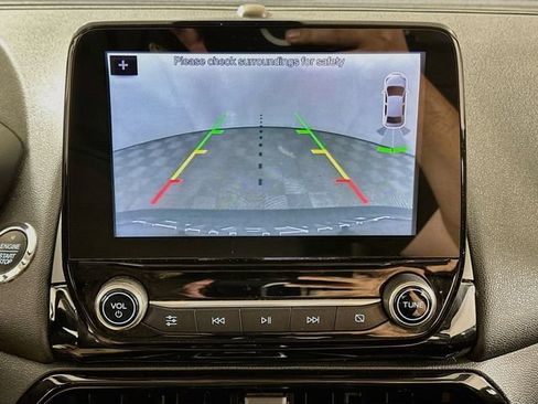 Used 2018 Ford EcoSport Titanium FWD image 16