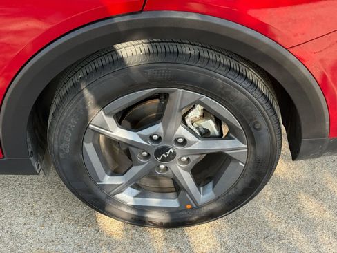 Used 2025 Kia K4 LXS image 31