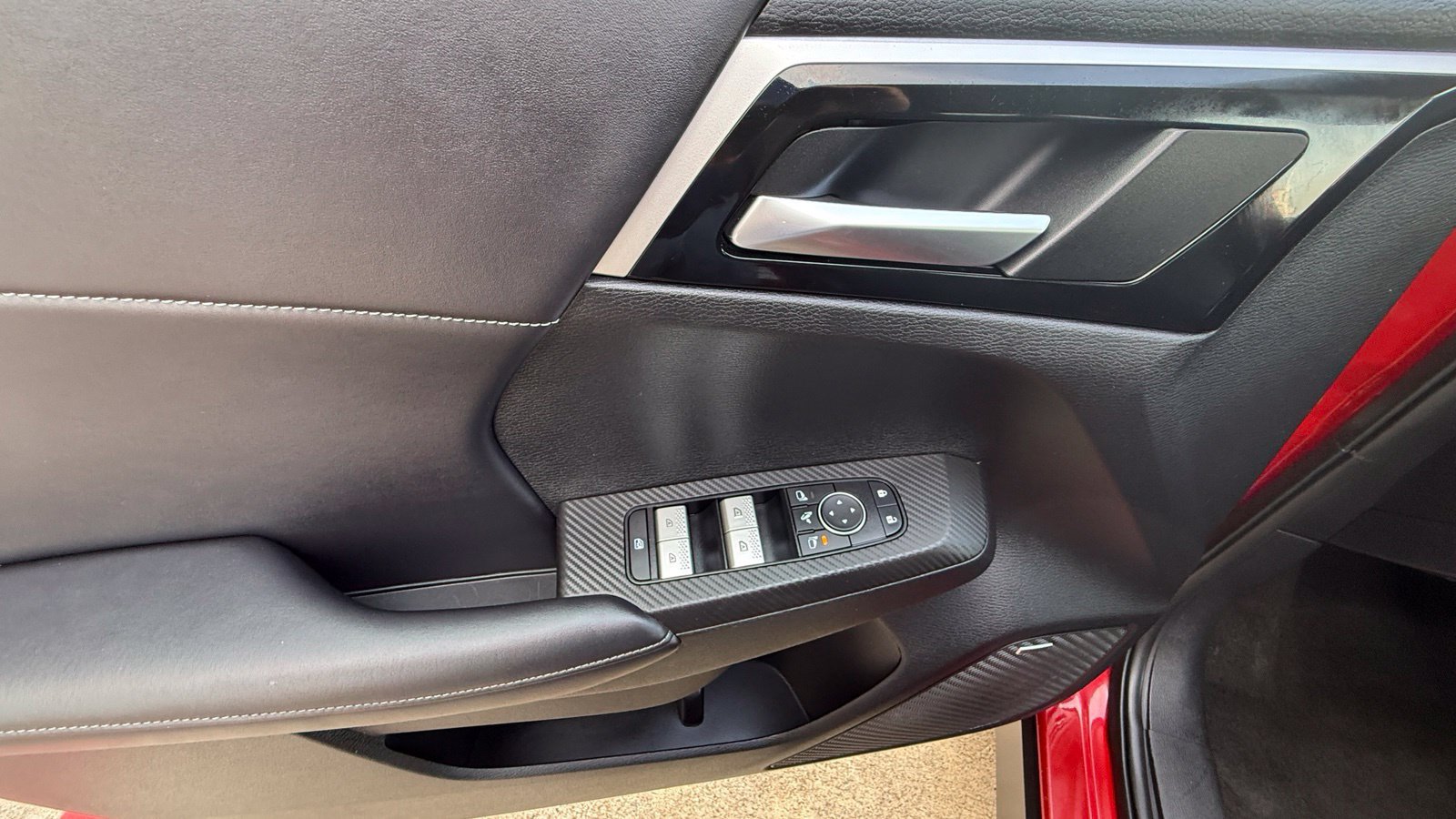 Used 2025 Mitsubishi Outlander SE FWD image 14