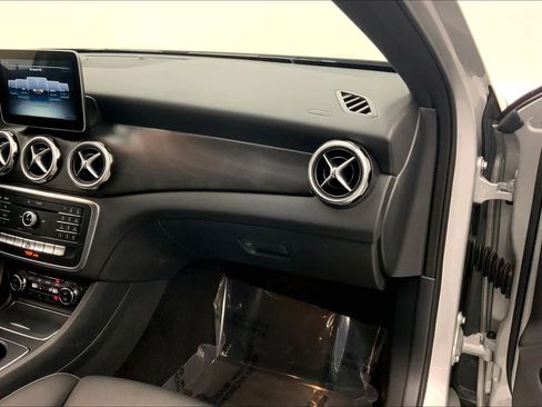 Used 2018 Mercedes-Benz GLA 250 image 27