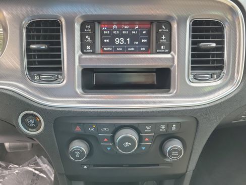 Used 2012 Dodge Charger SE image 8