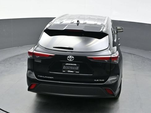 Used 2025 Toyota Highlander XLE AWD/4WD image 36
