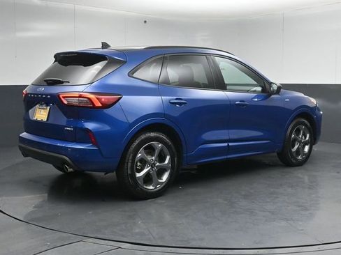 Certified 2023 Ford Escape ST-Line w/ Tech Pack #1 AWD/4WD image 7