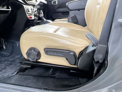 Used 2019 Jeep Wrangler Unlimited Rubicon image 18