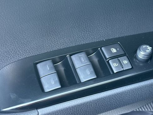 New 2025 Toyota Camry SE w/ Convenience Package image 12