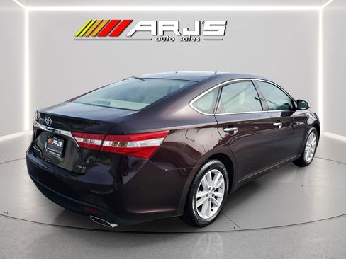 Used 2013 Toyota Avalon XLE image 5
