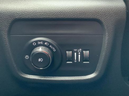 Used 2021 Jeep Grand Cherokee L Limited image 17