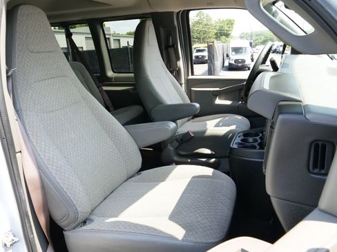 Used 2019 Chevrolet Express 3500 LT w/ LT Preferred Equipment Group RWD image 24