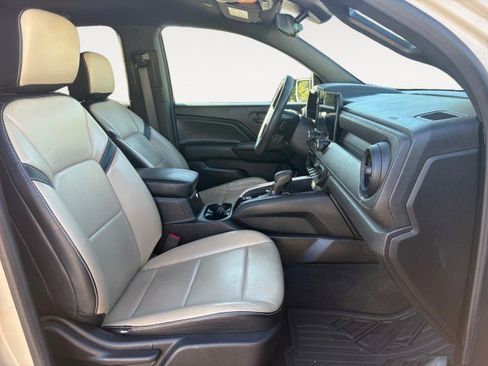 Used 2023 Chevrolet Colorado Trail Boss w/ Technology Package AWD/4WD image 4