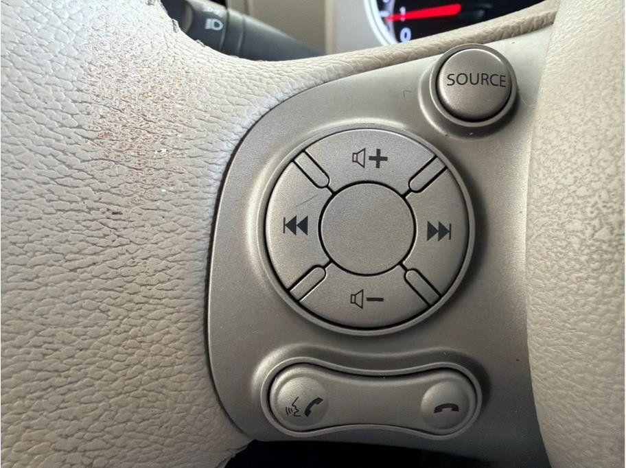 Used 2013 Nissan Cube FWD image 17